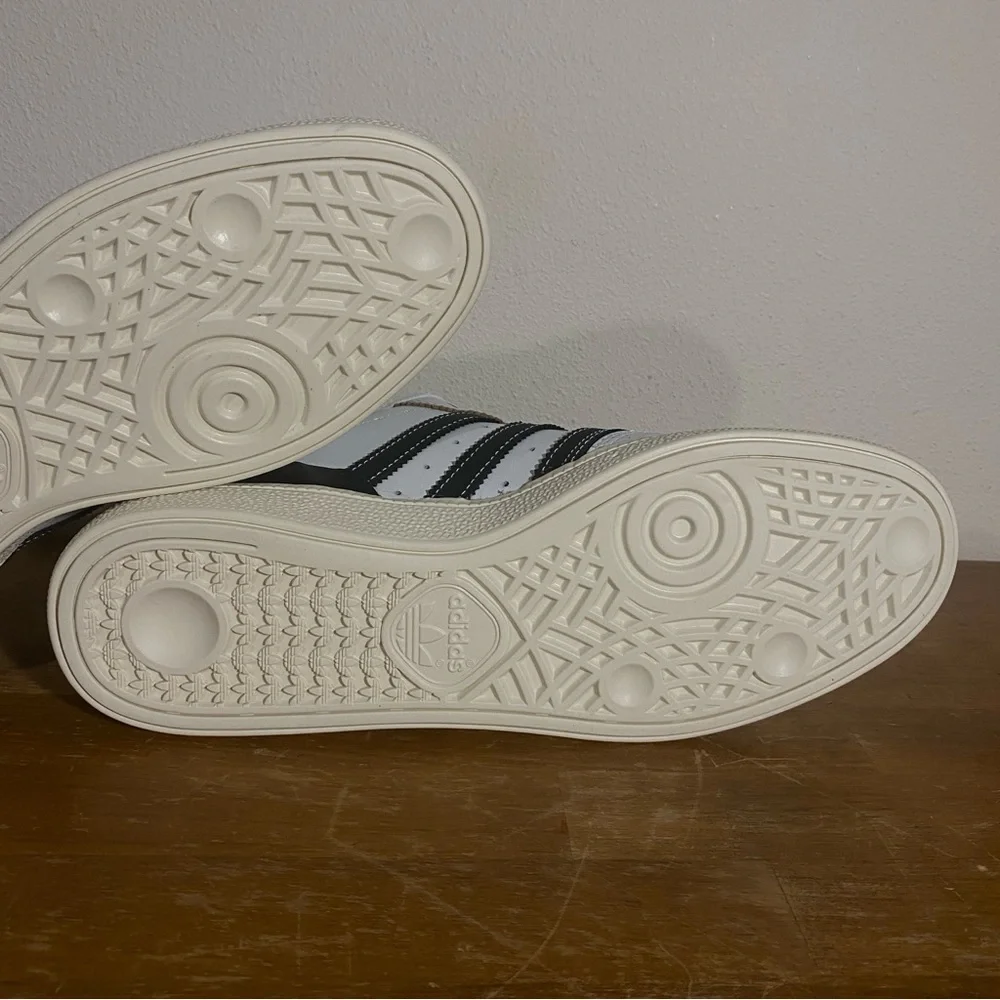 adidas dennis busenitz White Leather Black Off White Skateboarding - Size 9.5